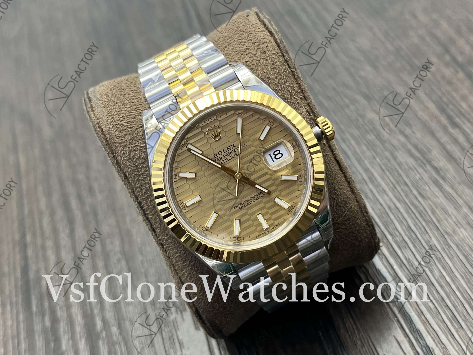 Super Clone Watches - Rolex DateJust m126333-0022 Jubilee 41MM 3235 Movement Gold Fluted Dial - Image 2