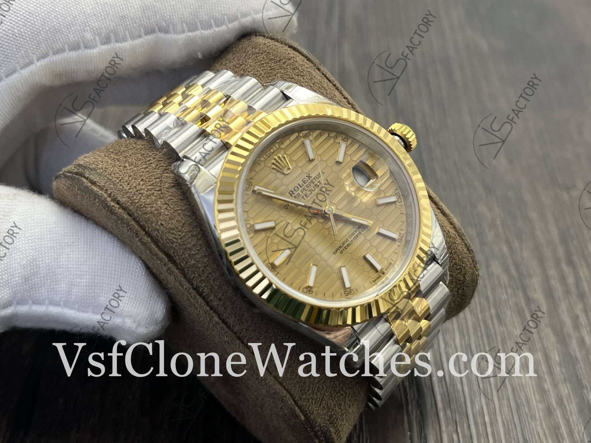 Super Clone Watches - Rolex DateJust m126333-0022 Jubilee 41MM 3235 Movement Gold Fluted Dial - Image 4