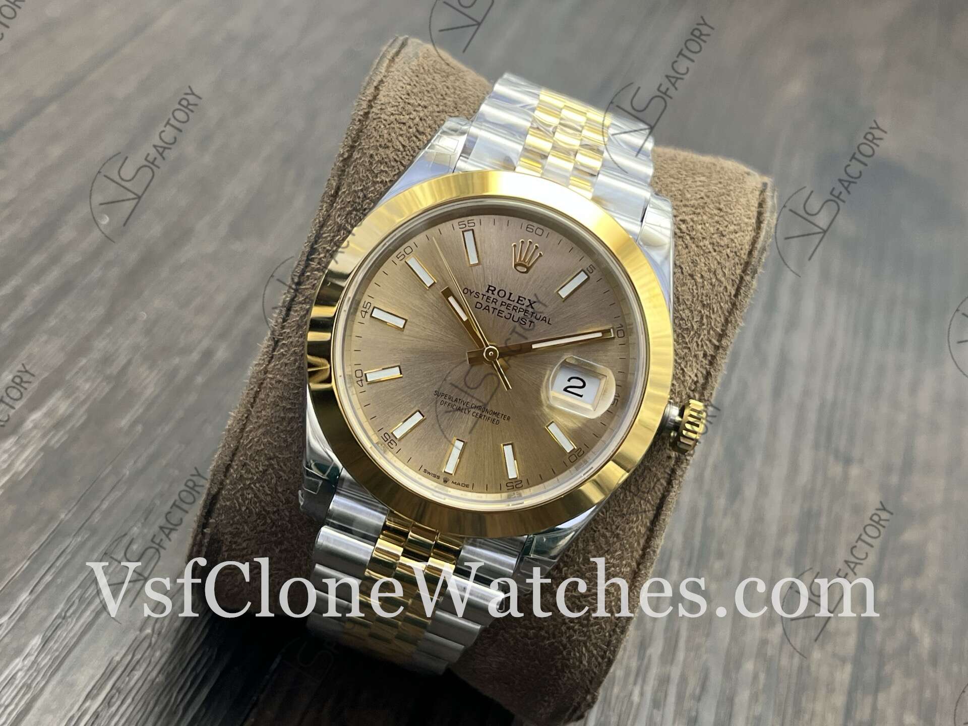 Super Clone Watches – Rolex DateJust m126303-0010 Jubilee 41MM 3235 Movement Gold Dial - Image 3