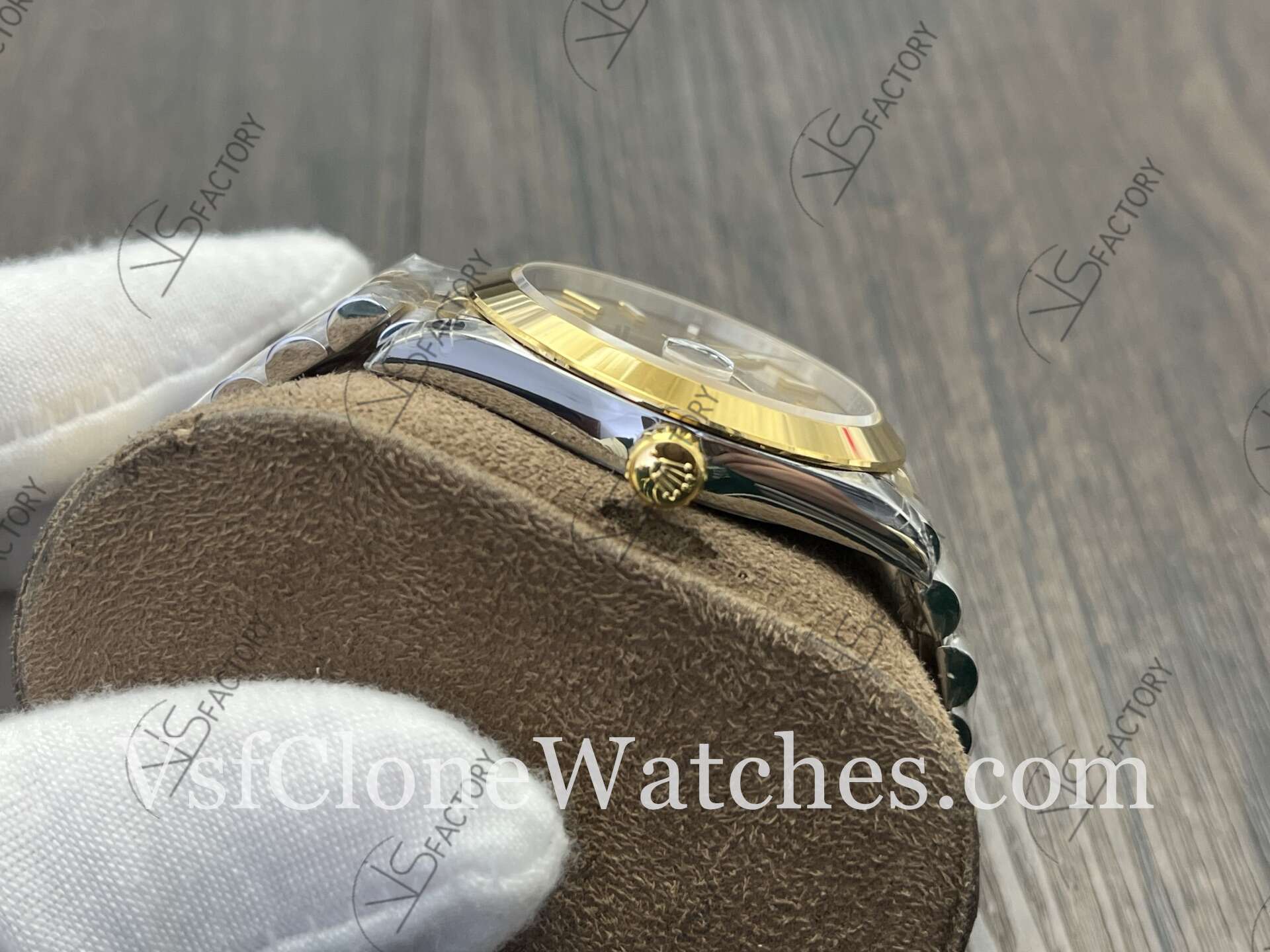 Super Clone Watches – Rolex DateJust m126303-0010 Jubilee 41MM 3235 Movement Gold Dial - Image 6