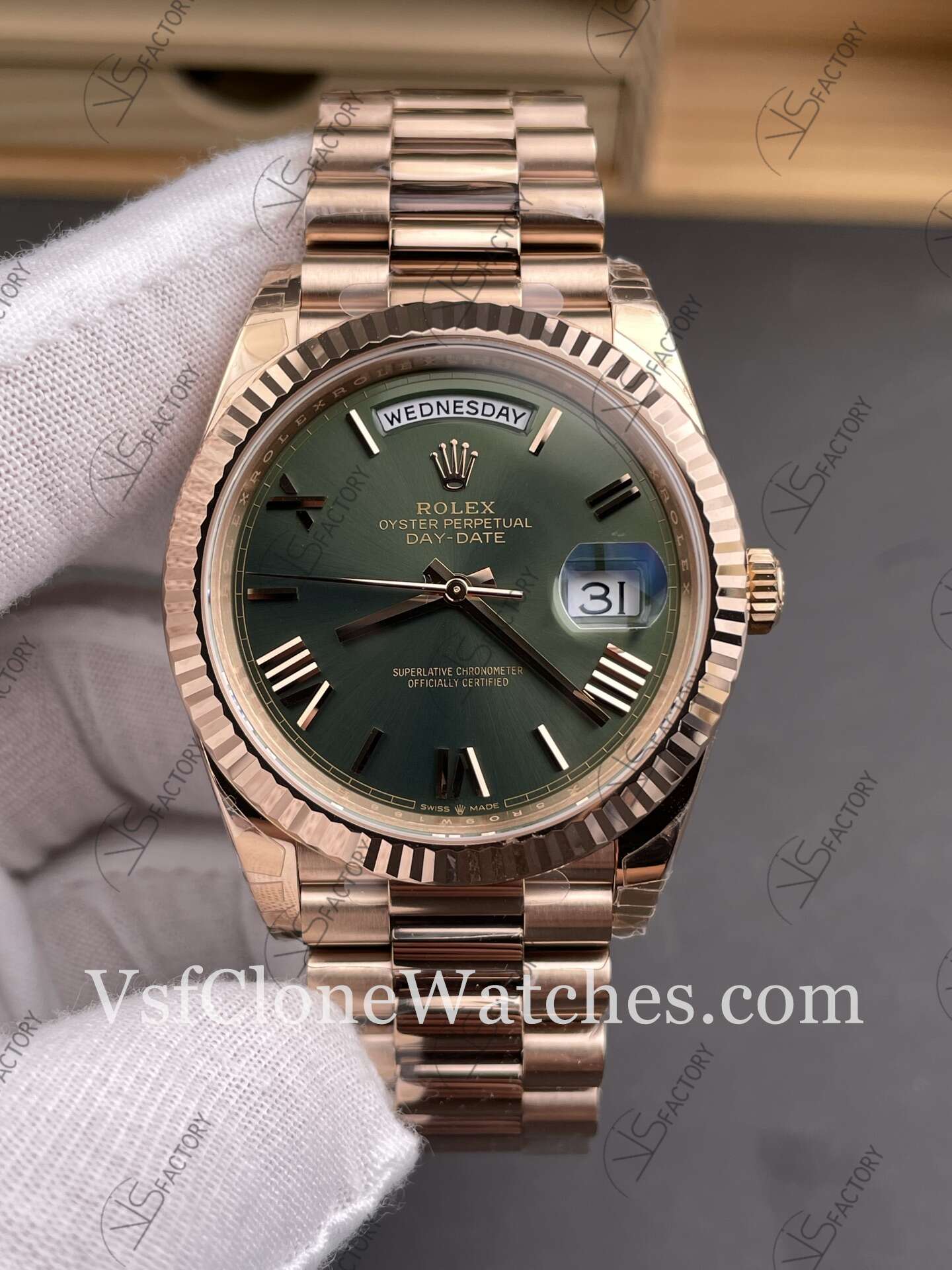 Super Clone Watches - Rolex Day Date m228235-0025 3255 Movement 40mm Olive Green Dial - Image 3