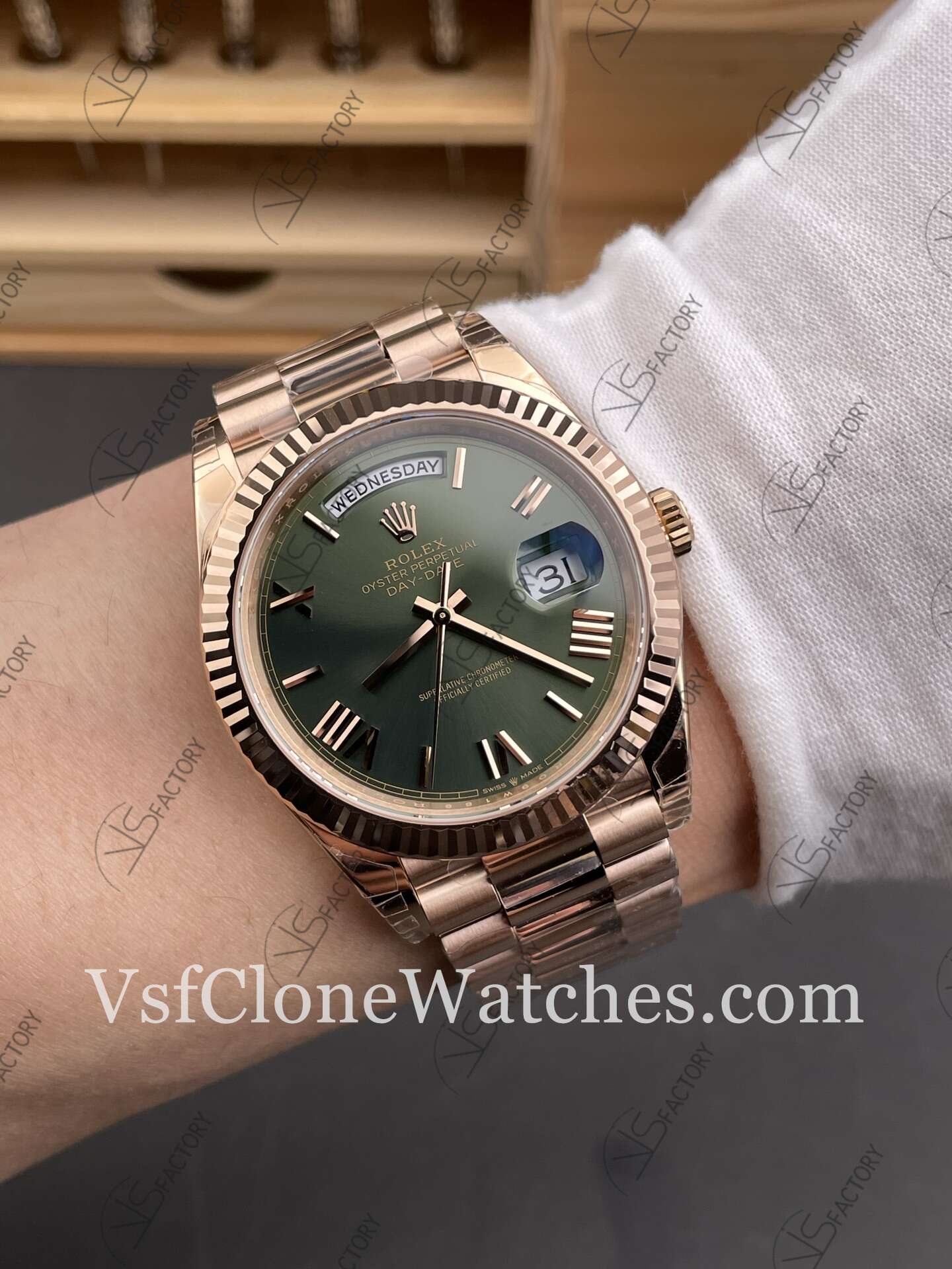Super Clone Watches - Rolex Day Date m228235-0025 3255 Movement 40mm Olive Green Dial - Image 10