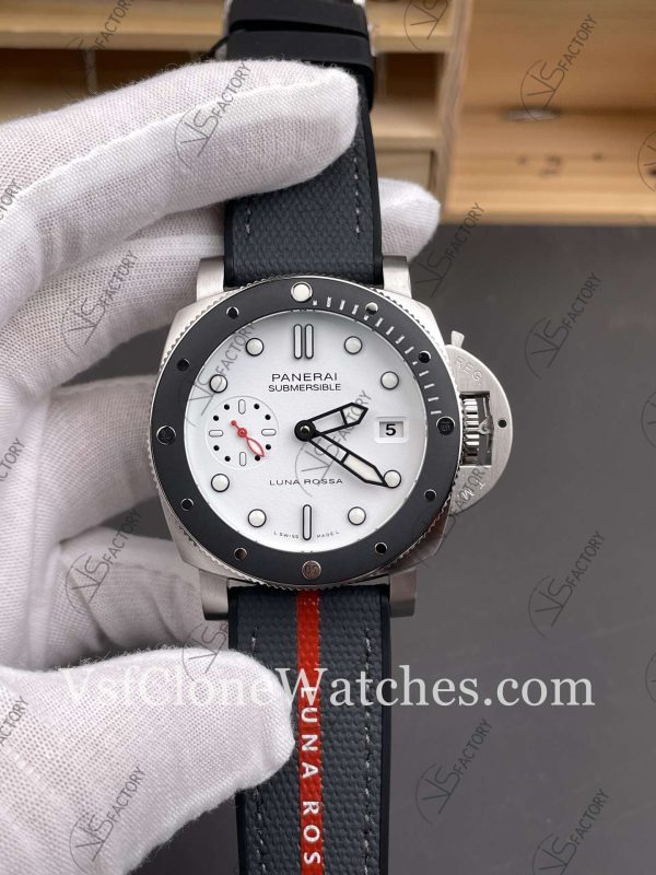 Clone Watches - Panerai Submersible Luna Rossa PAM01579
