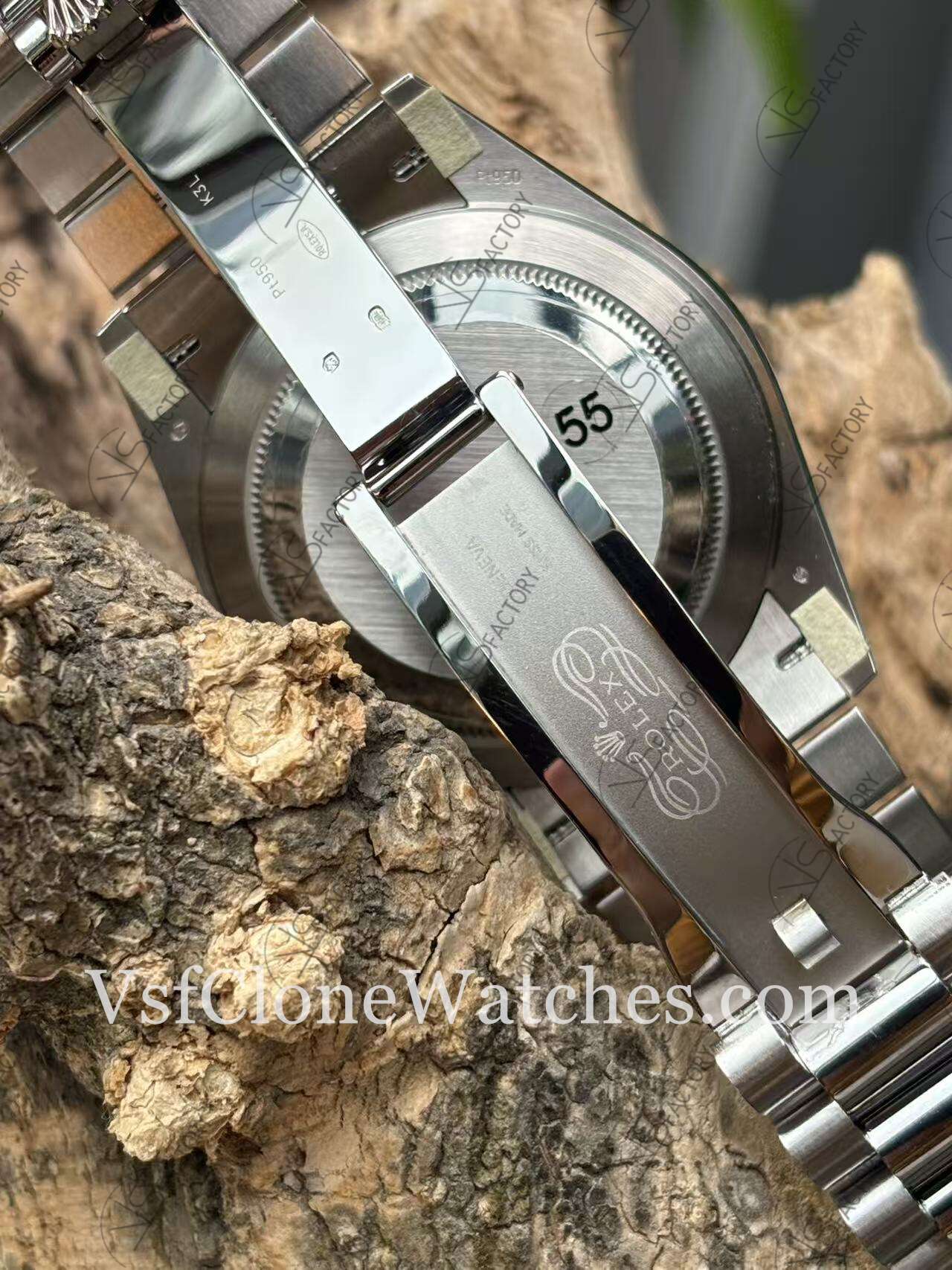 Super Clone Watches – Rolex Day Date M228236-0006 3255 Movement 40mm Ice Blue Dial with Diamond Markers - Image 9