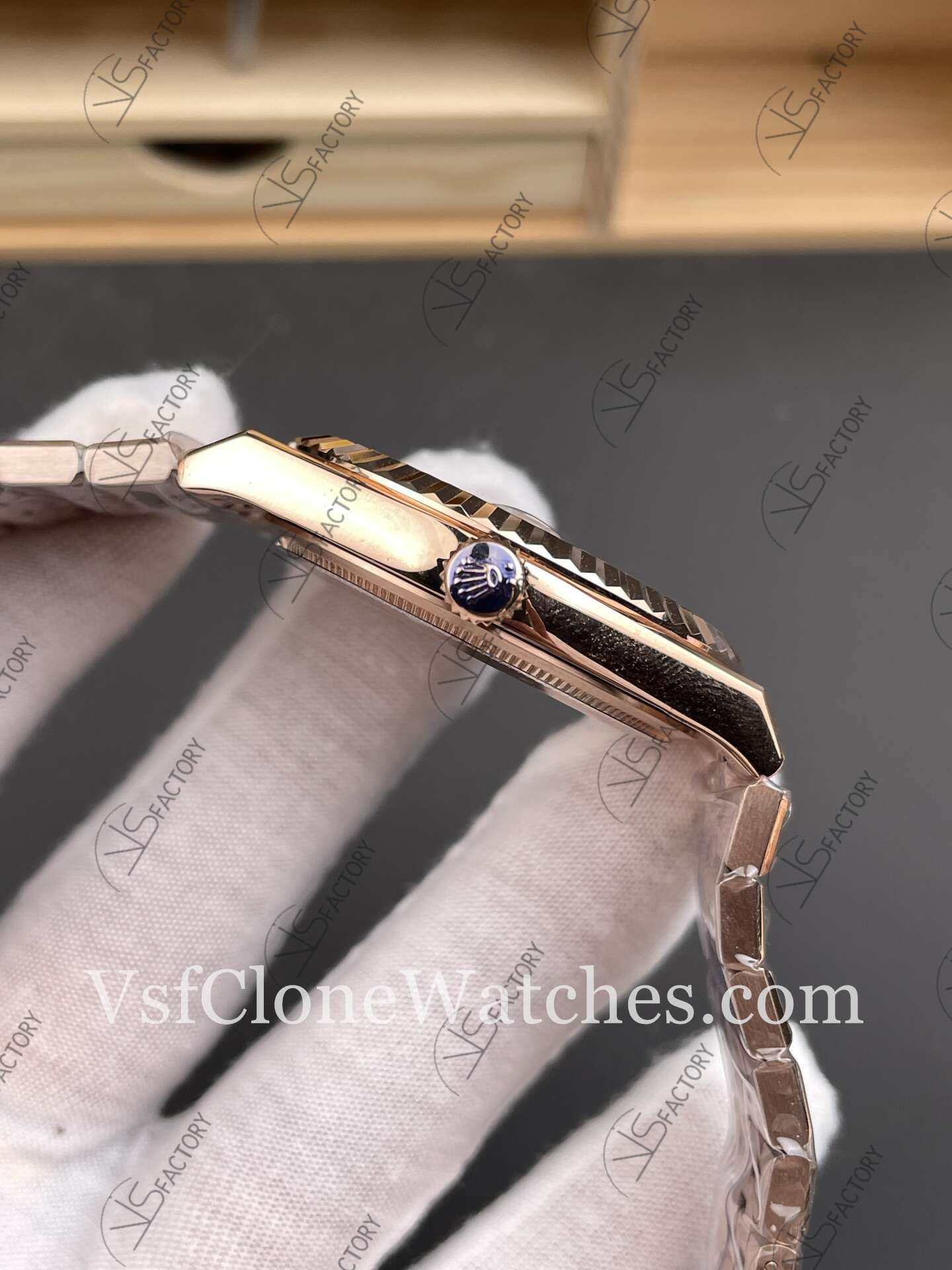 Super Clone Watches – Rolex Land-Dweller Rose Gold M127335-0001 7135 Movement White Dial 40MM - Image 4