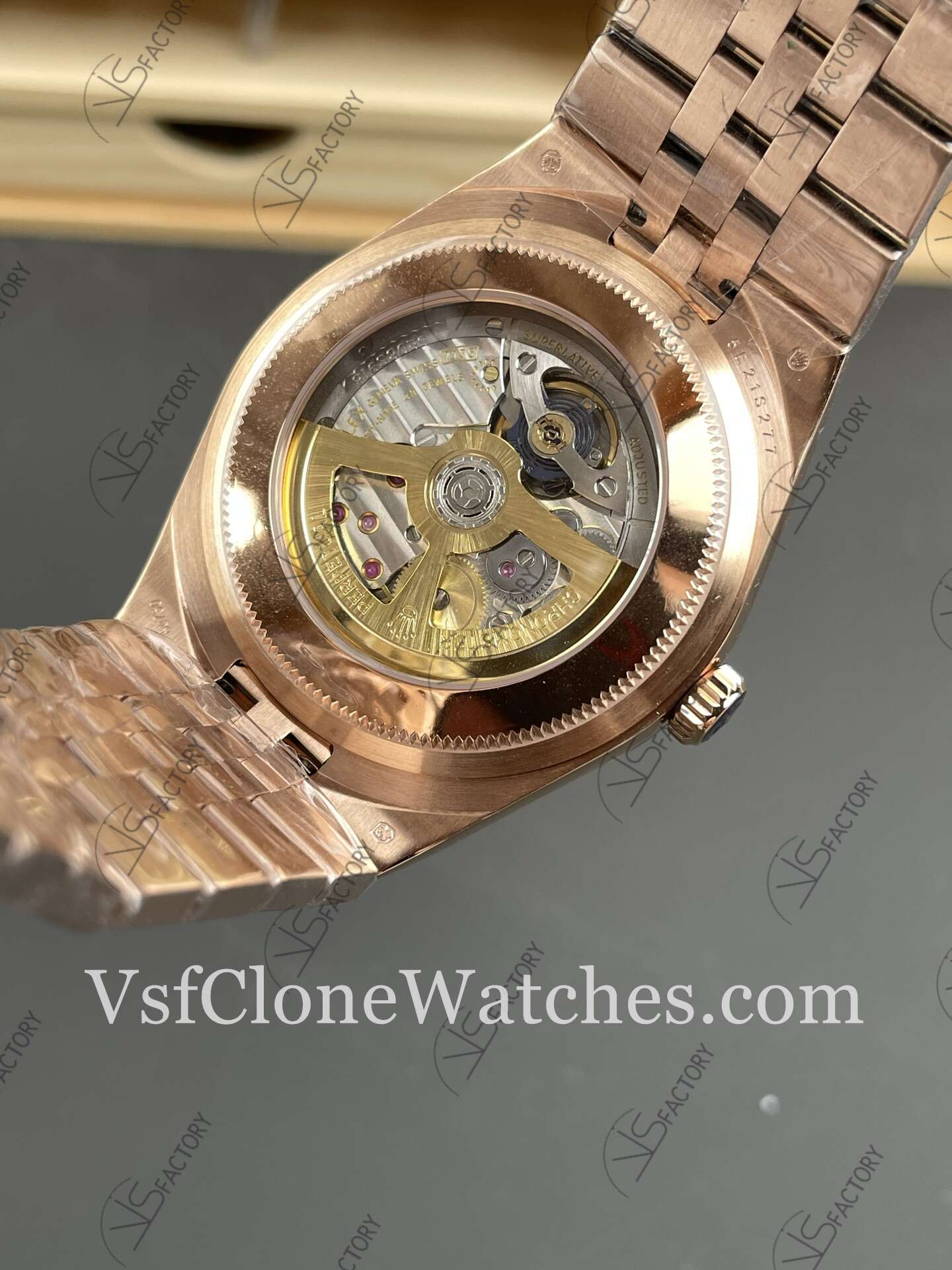 Super Clone Watches – Rolex Land-Dweller Rose Gold M127335-0001 7135 Movement White Dial 40MM - Image 6