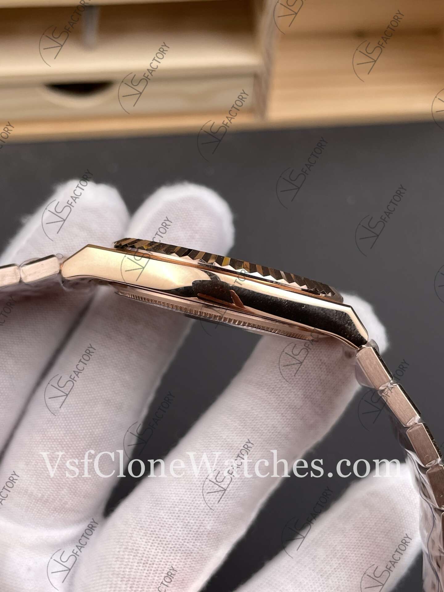 Super Clone Watches – Rolex Land-Dweller Rose Gold M127335-0001 7135 Movement White Dial 40MM - Image 5